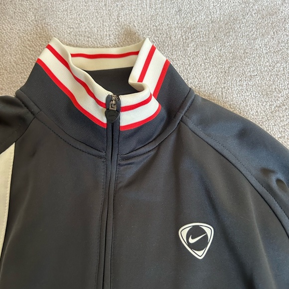 Nike classic warm up jacket - Picture 3 of 3